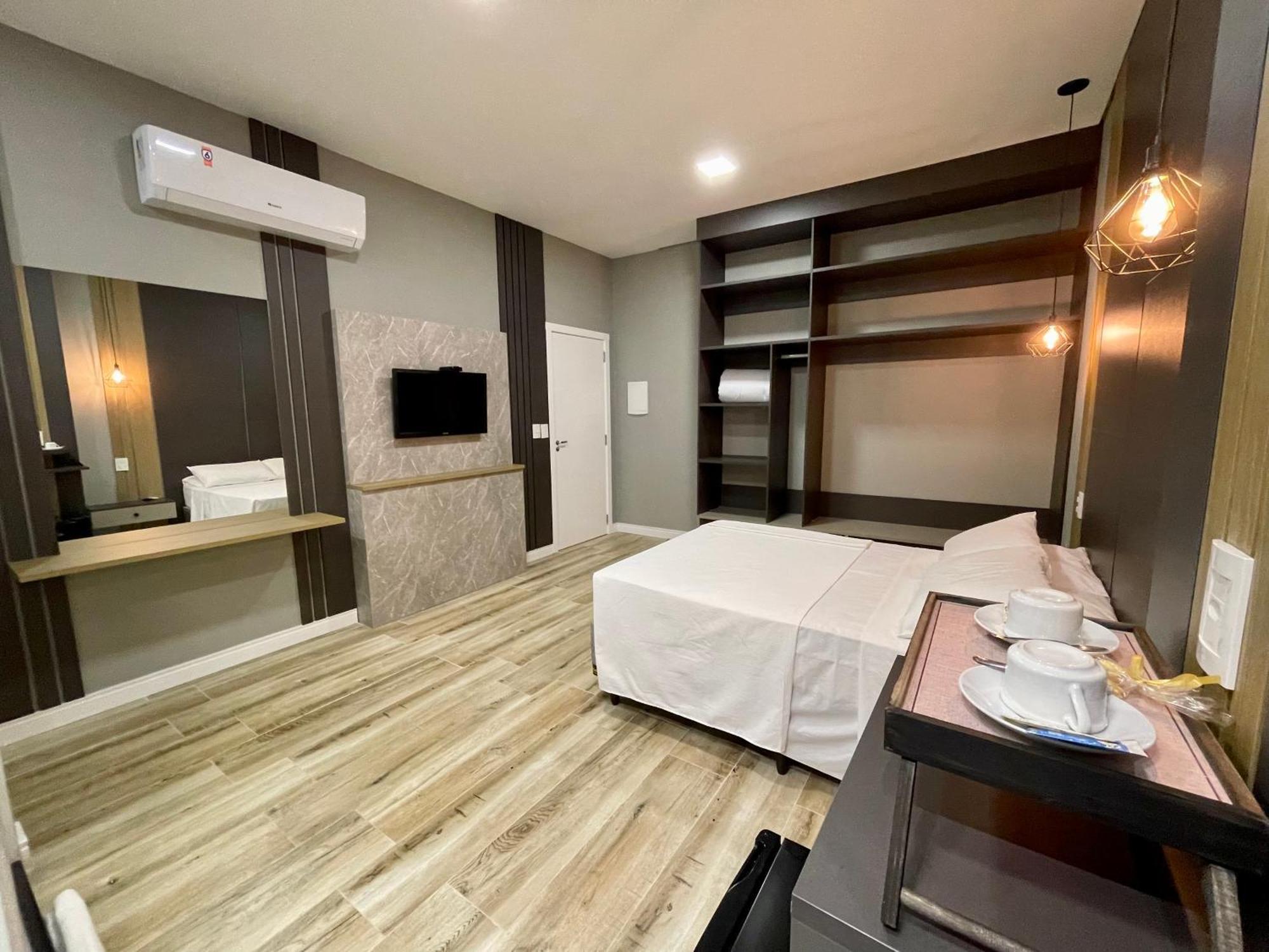 גראמדו Eleganz Suites Exclusive Centro מראה חיצוני תמונה