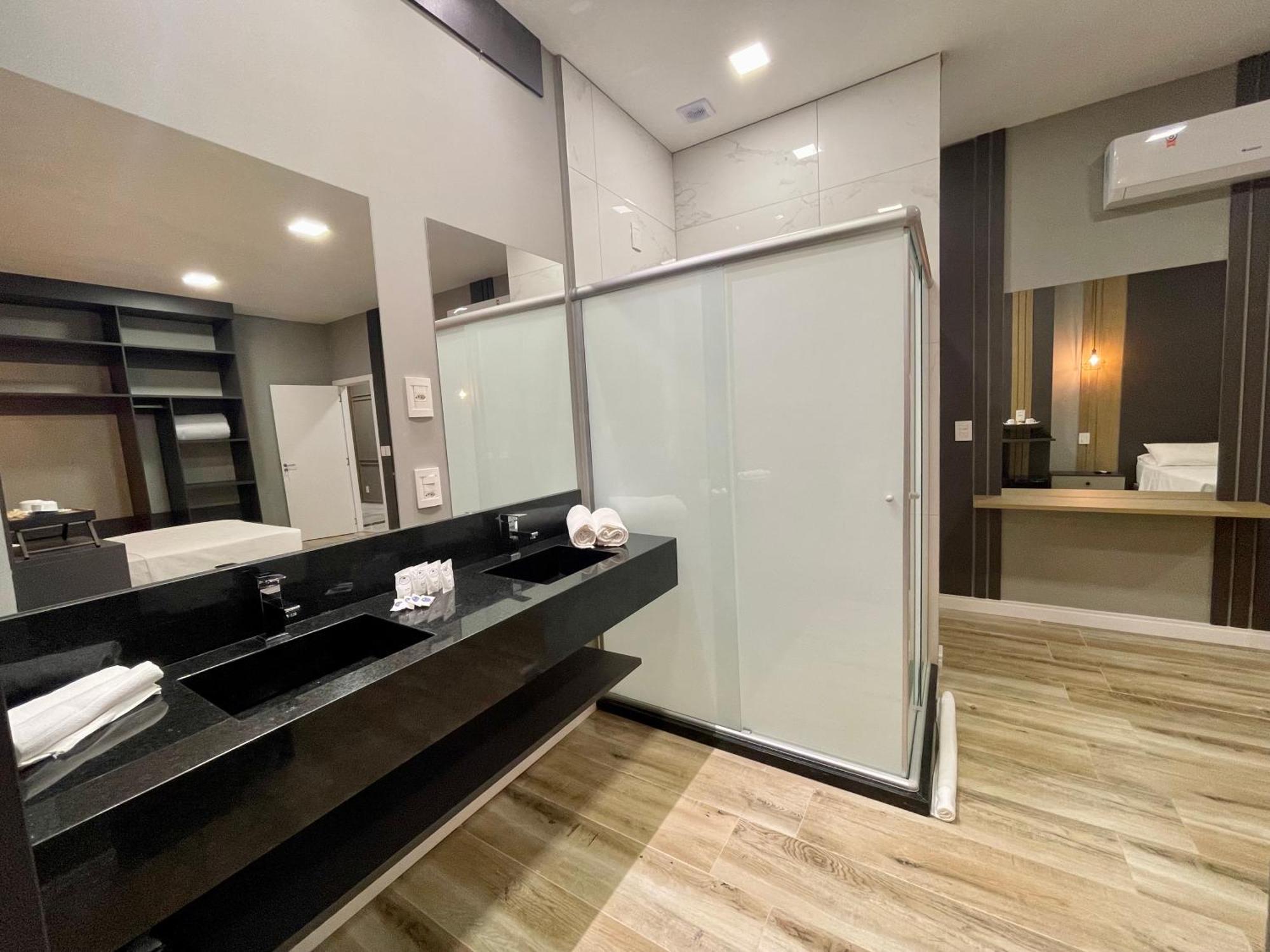 גראמדו Eleganz Suites Exclusive Centro מראה חיצוני תמונה